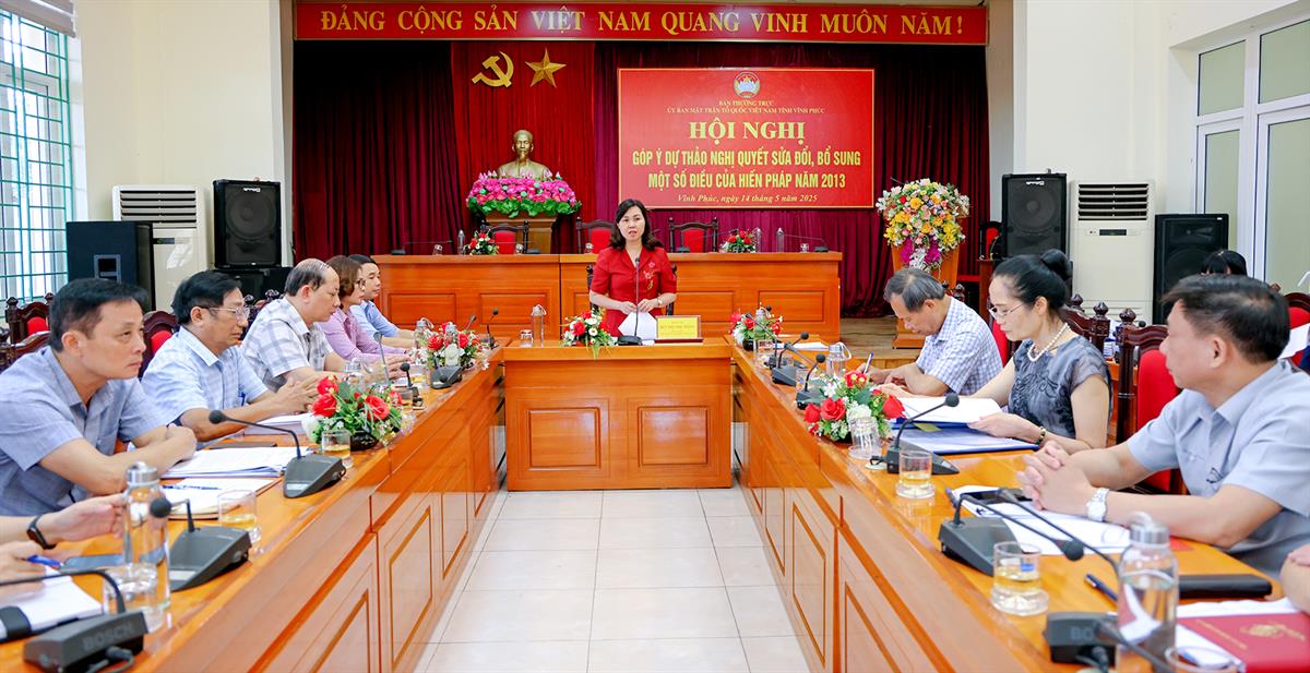 Lấy ý kiến về dự thảo Nghị quyết sửa đổi, bổ sung một số điều của Hiến pháp năm 2013