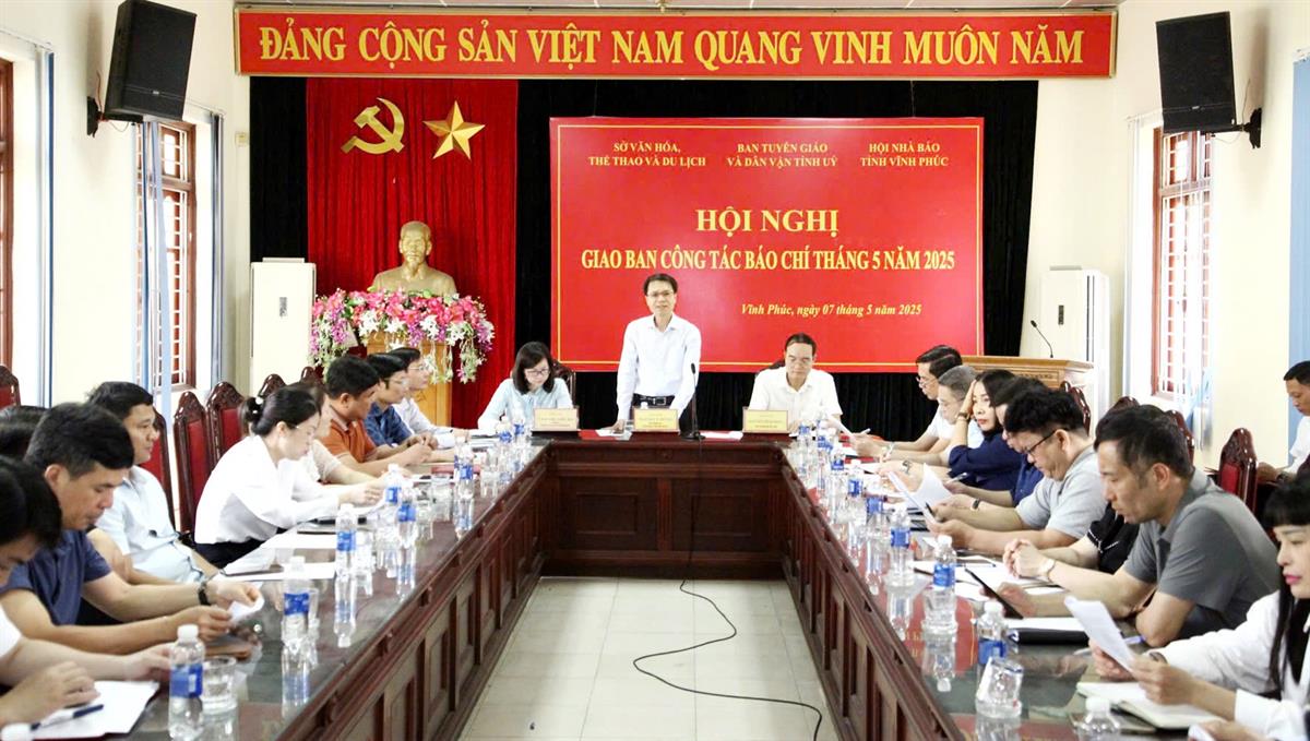 Giao ban công tác báo chí